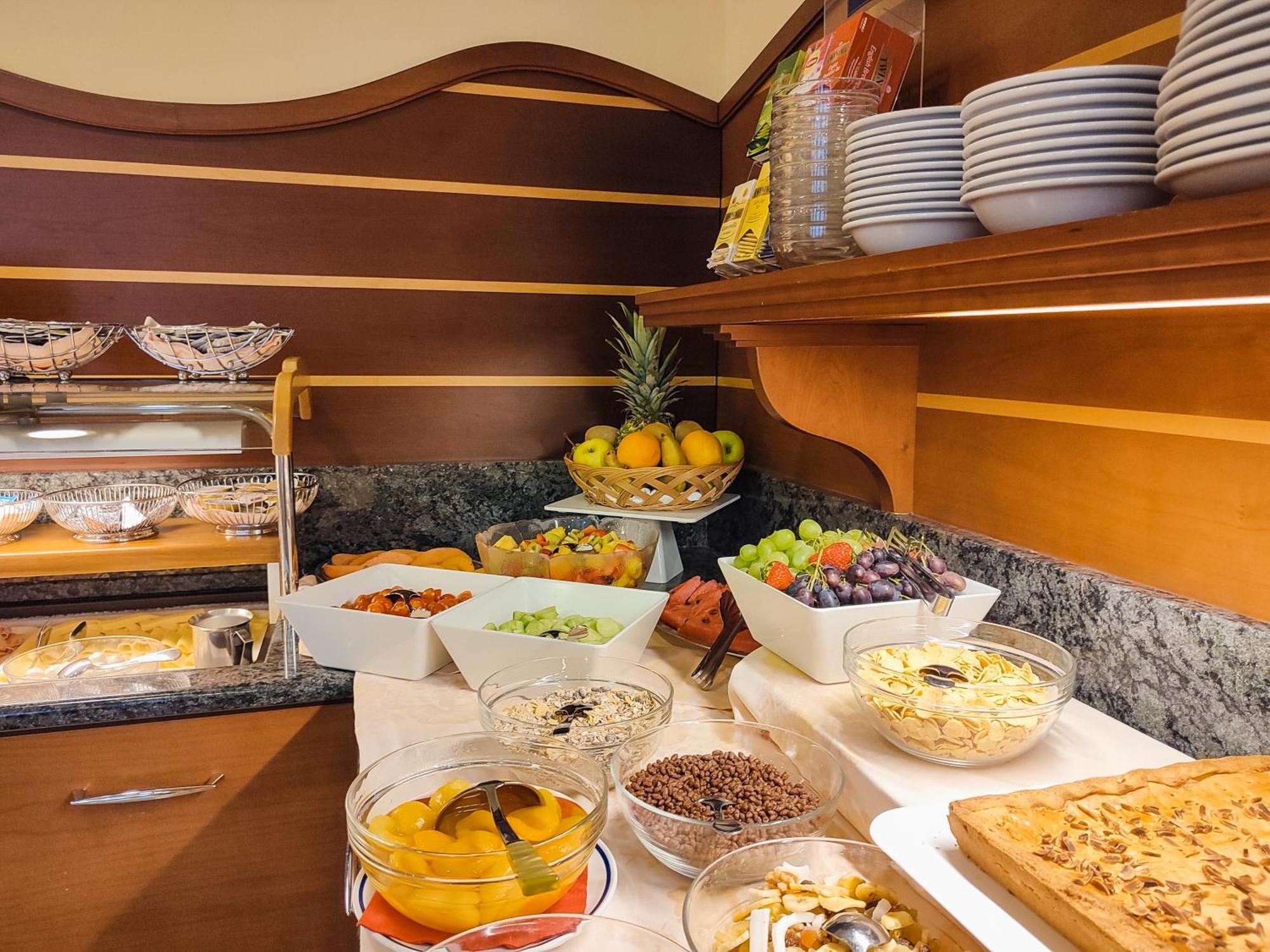Aparthotel Pineda 비비오네 외부 사진